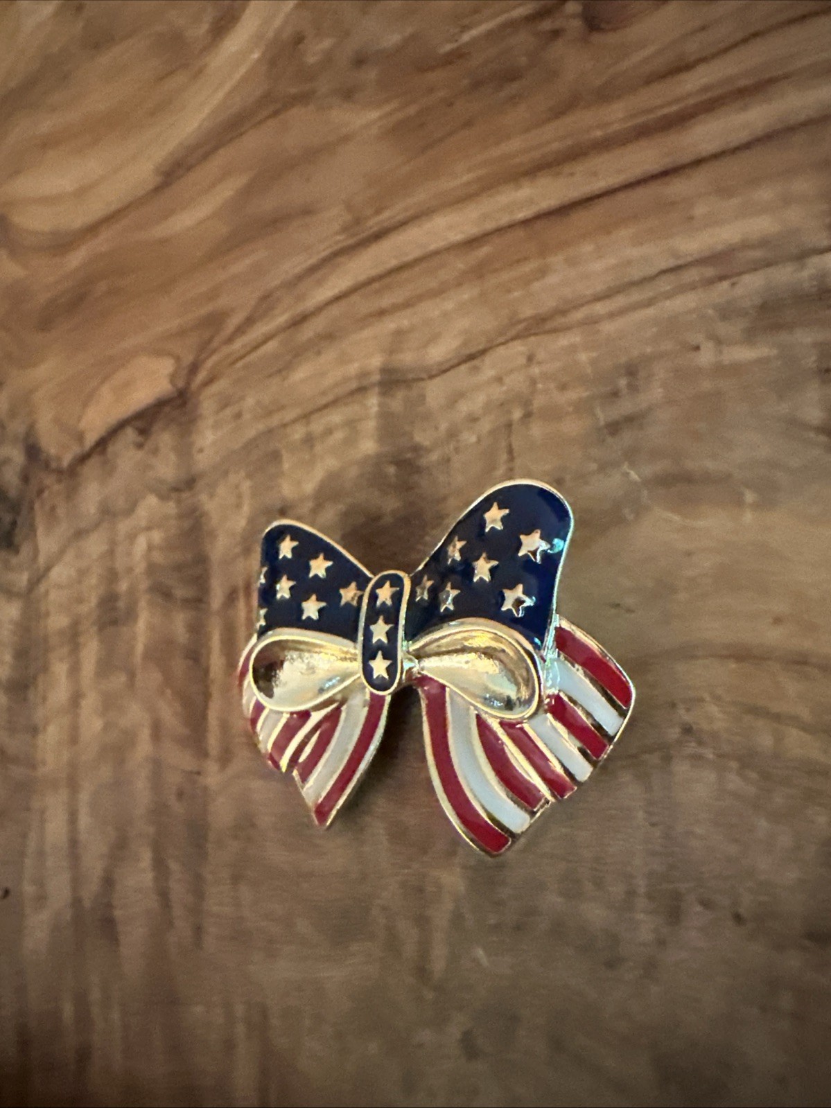 Vintage Patriotic Bow Pin Brooch NRT gold tone red, white, blue USA America