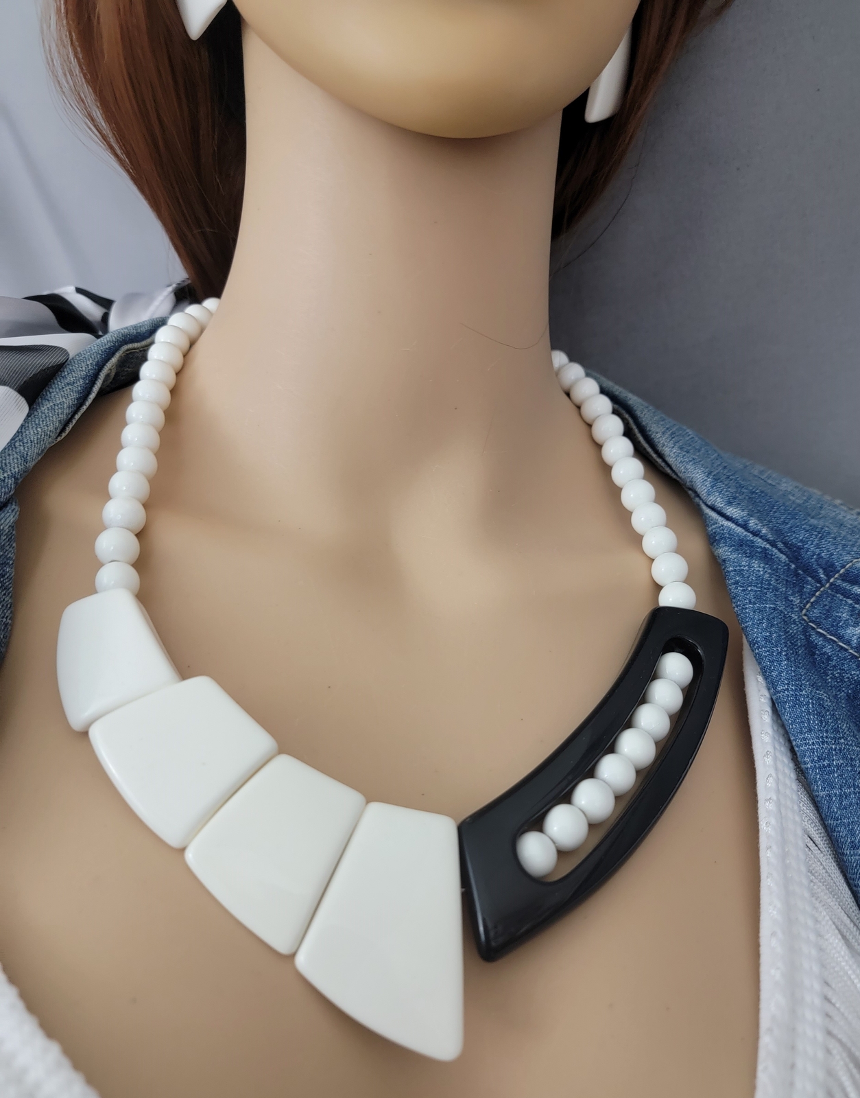 Black White Bead Lucite Geometric Earrings 1.75″ Necklace 21″ Women Jewelry Set