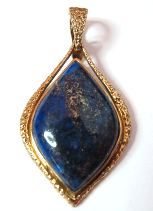 VINTAGE LADIES TEAR SHAPE GOLD TONE WITH BLUE LAPIS STONE PENDANT