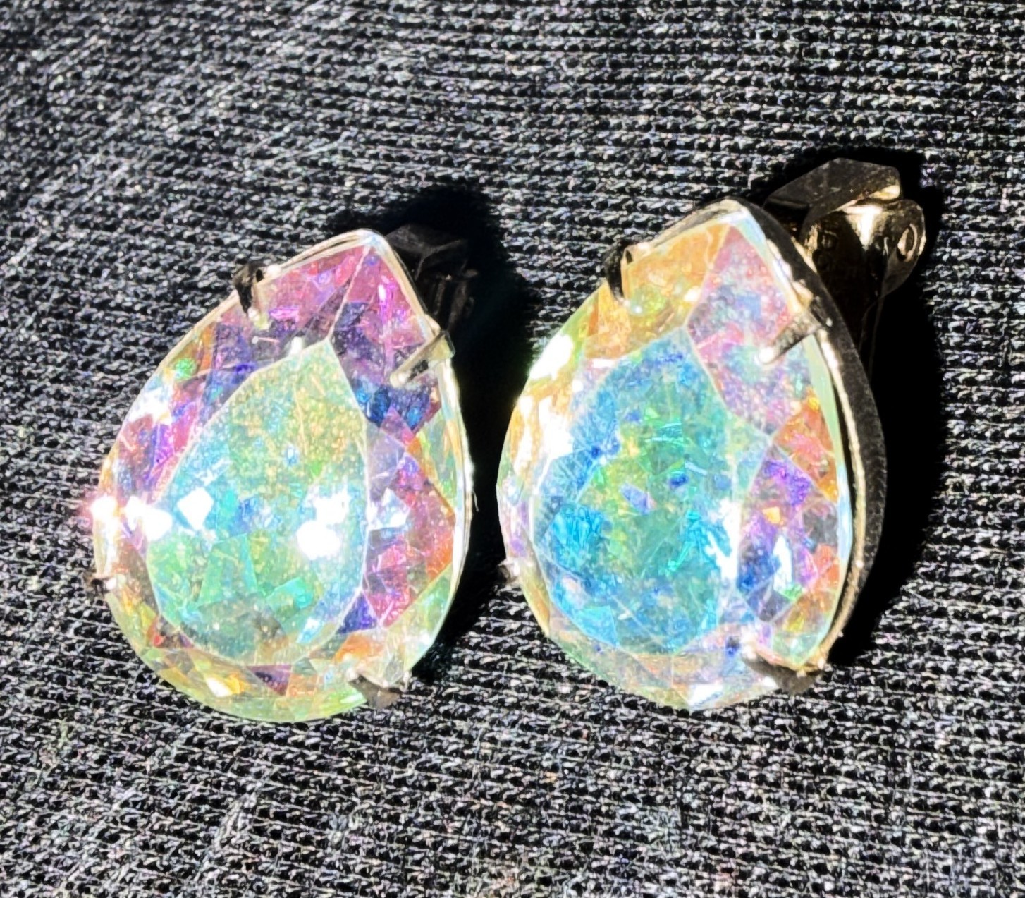 Vintage Aurora Borealis Crystal Pear-Shaped Rhinestones Pat. 1967965