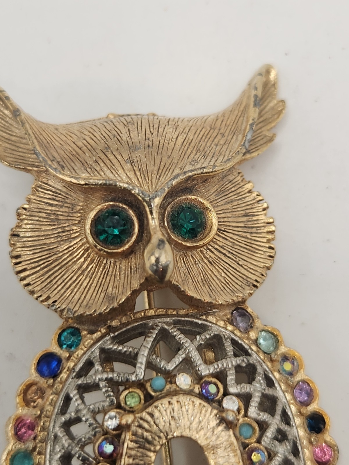 Vintage Owl Brooch Gold Tone Multi Color Rhinestone Figural Bird Pin Green Eyes