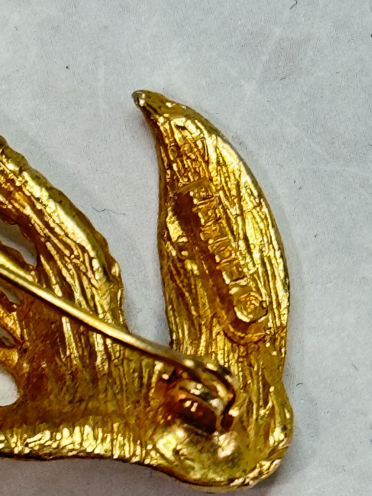 Rare Vintage Designer Edlee Goldplate Filigree Macaw Parrot Bird Brooch Pin