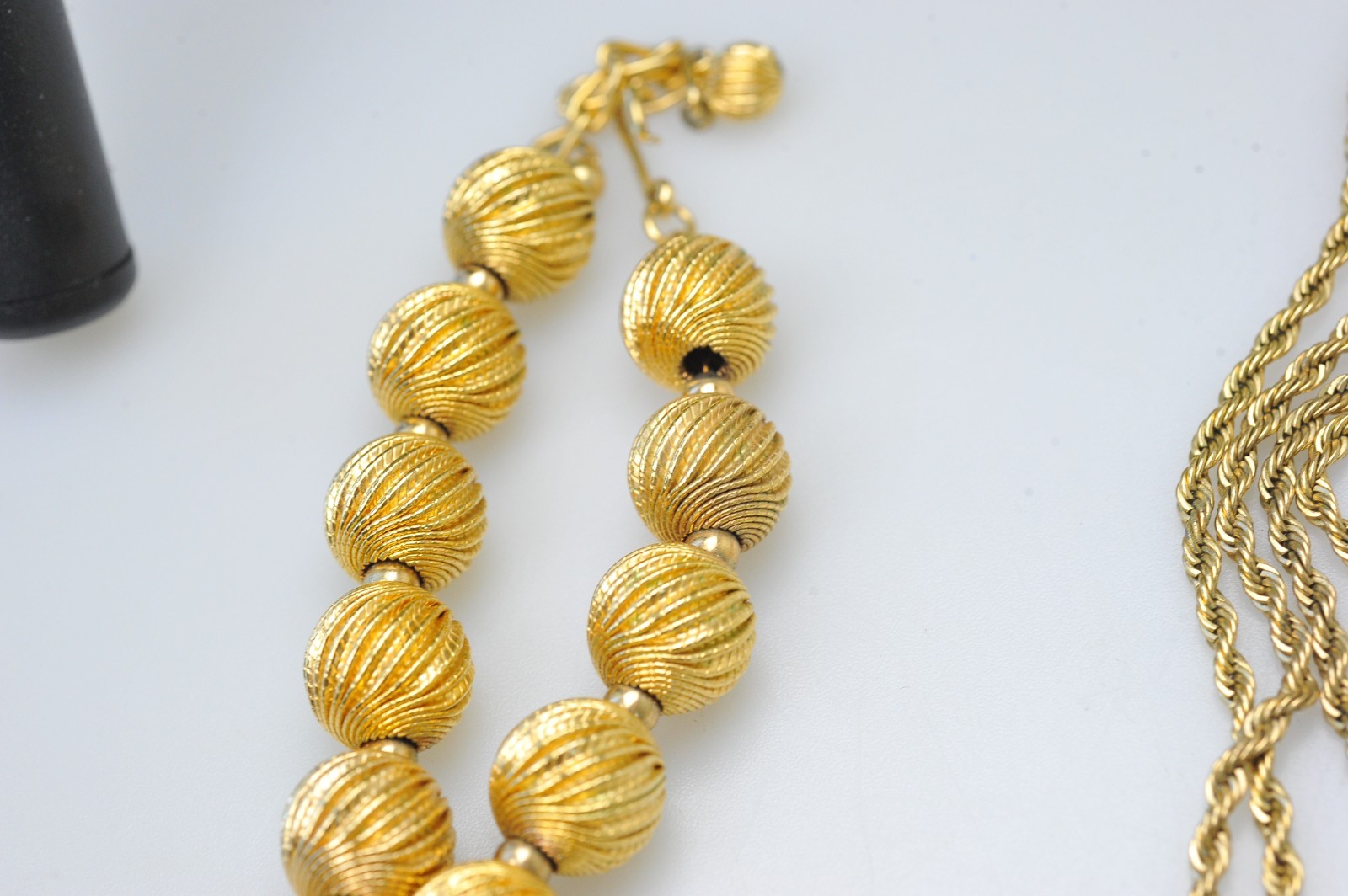 Necklace Lot Vtg Napier Monet Avon Gold tone ** All have a lot of wear XL5