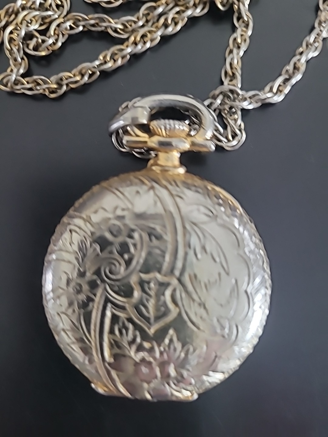 Vintage Napier © Gold Plate Photo Locket Pendant with Chain – Ornate