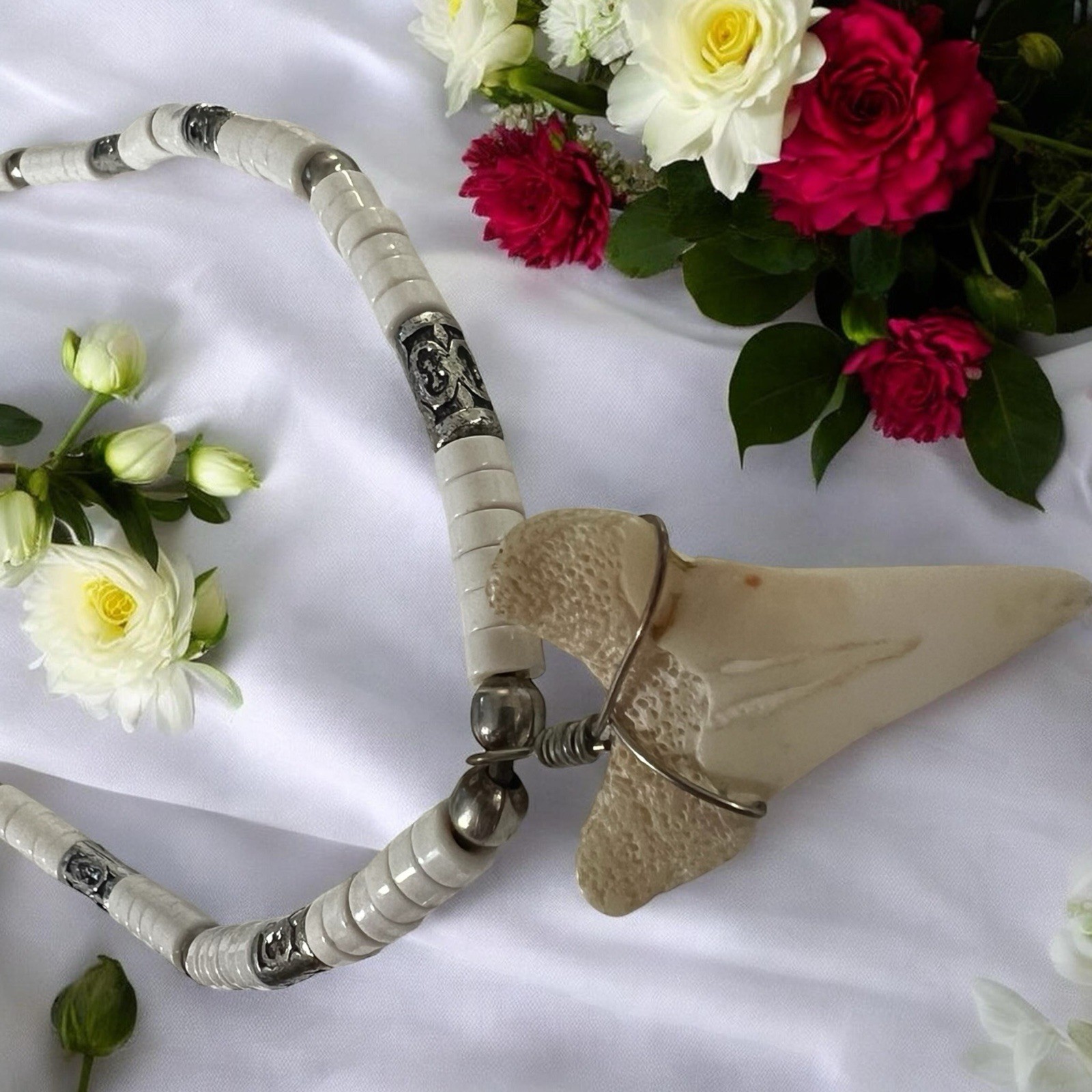 VTG Shell, Bead And Shark Tooth Beach Sand Sea Vacation Unisex Gift 20” Necklace