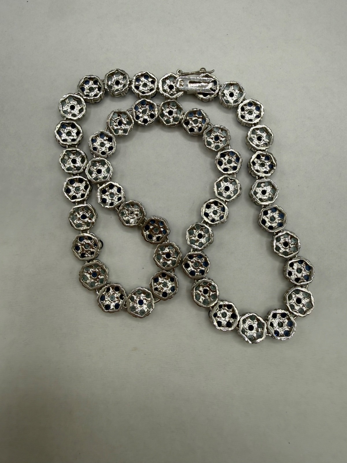 ESTATE SILVER PLATED SAPPHIRE LIGHT BLUE CRYSTAL CLUSTER FLOWER NECKLACE 16″