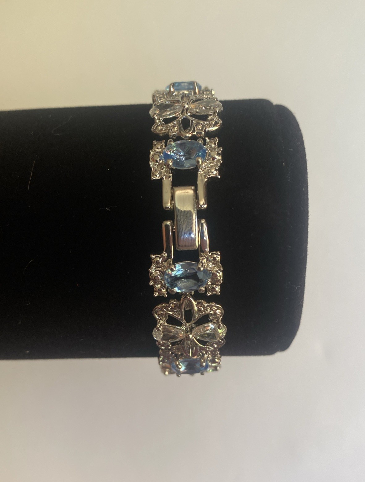 Camrose & Kross Jacqueline Kennedy Light Blue And Crystal Silver Link Bracelet