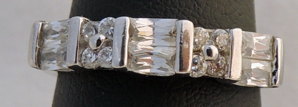 Anniversary STERLING SILVER 0.925 WHITE STONE ESTATE WEDDING BAND RING SIZE 7.25