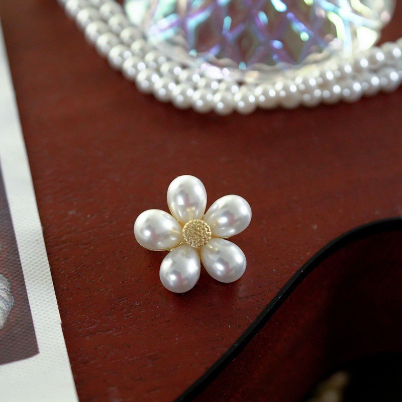 Vintage Women Rhinestone Baroque Brooch Accessories Retro Pearl Pins Party Gift