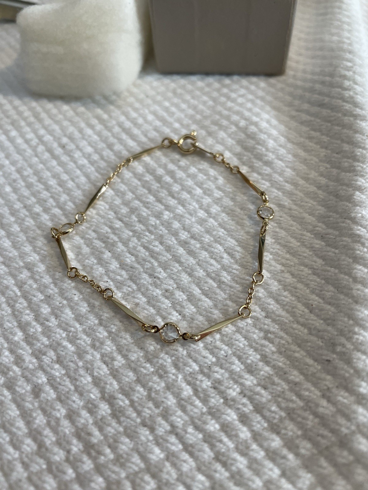 Avon Vintage 1984 Simulated Diamond Accent Bracelet – 7in