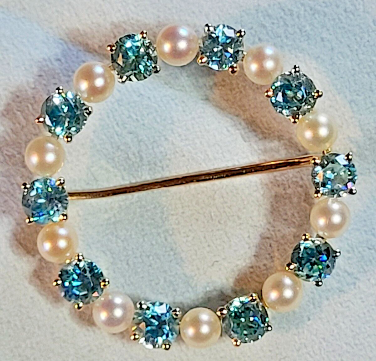 ZIRCON AND PEARL BROOCH 10 ROUND BLUE ZIRCON 10 AKOYA CULTURED PEARLS 14K GOLD