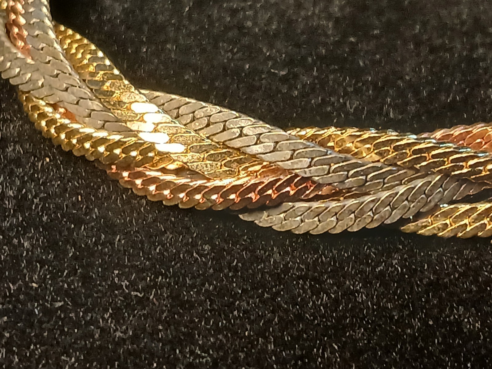 Stunning Verybeautiful 7.5” GOLD TONE BRAIDED BRACELET Herringbone