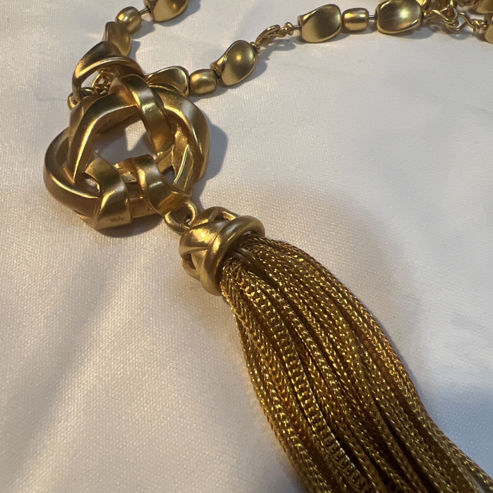 Vtg Designer Anne Klein Brushed Matte Goldtone Chain Necklace Lion Tag Tassel
