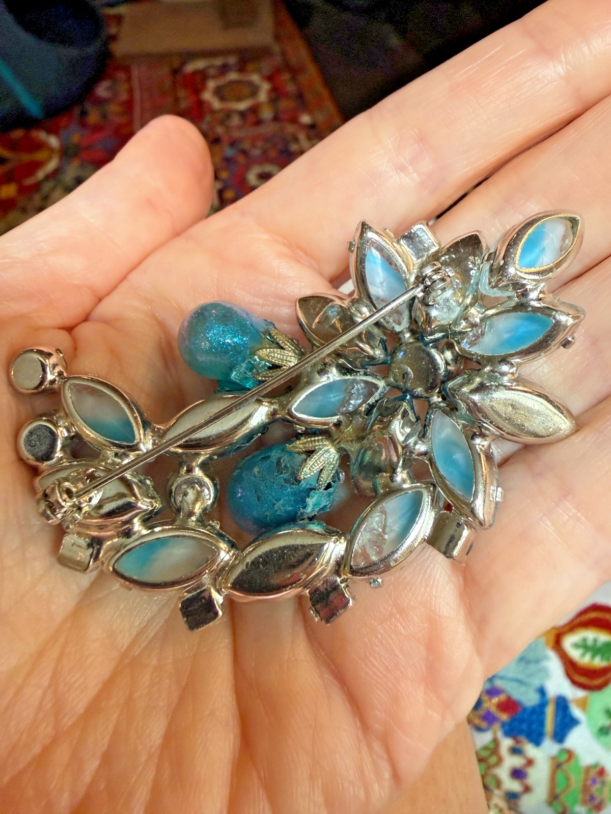 Vintage High End Brooch blue givre glass 3D molded iridescent rhinestones Floral