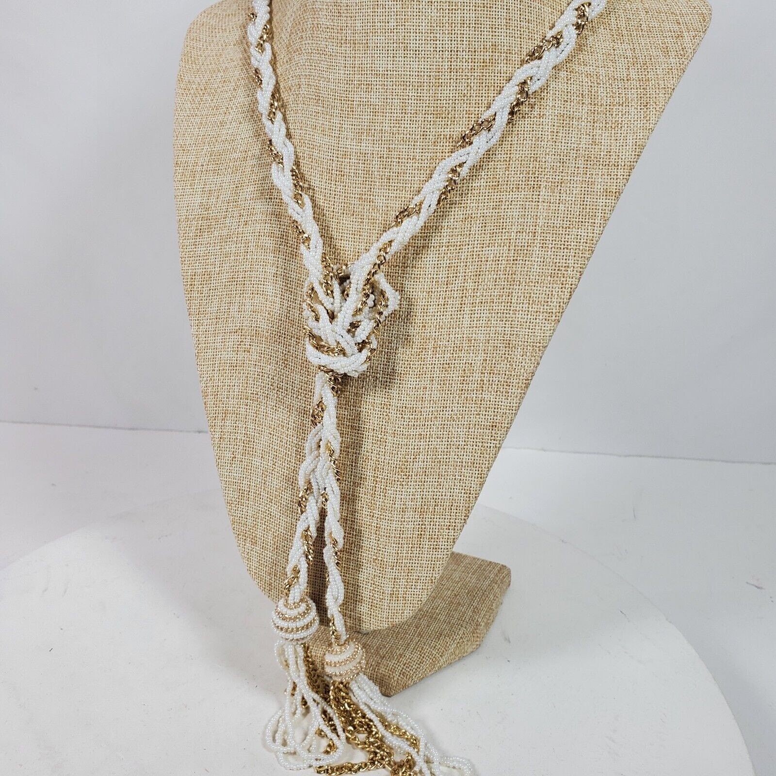 Vintage 1980s Casual Career Beaded Necklace 48 Inch Manual Tie