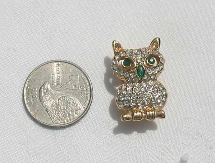 Vintage Crystal Rhinestone Owl Brooch Pin Gold Tone Metal ROMAN Emerald Eyes