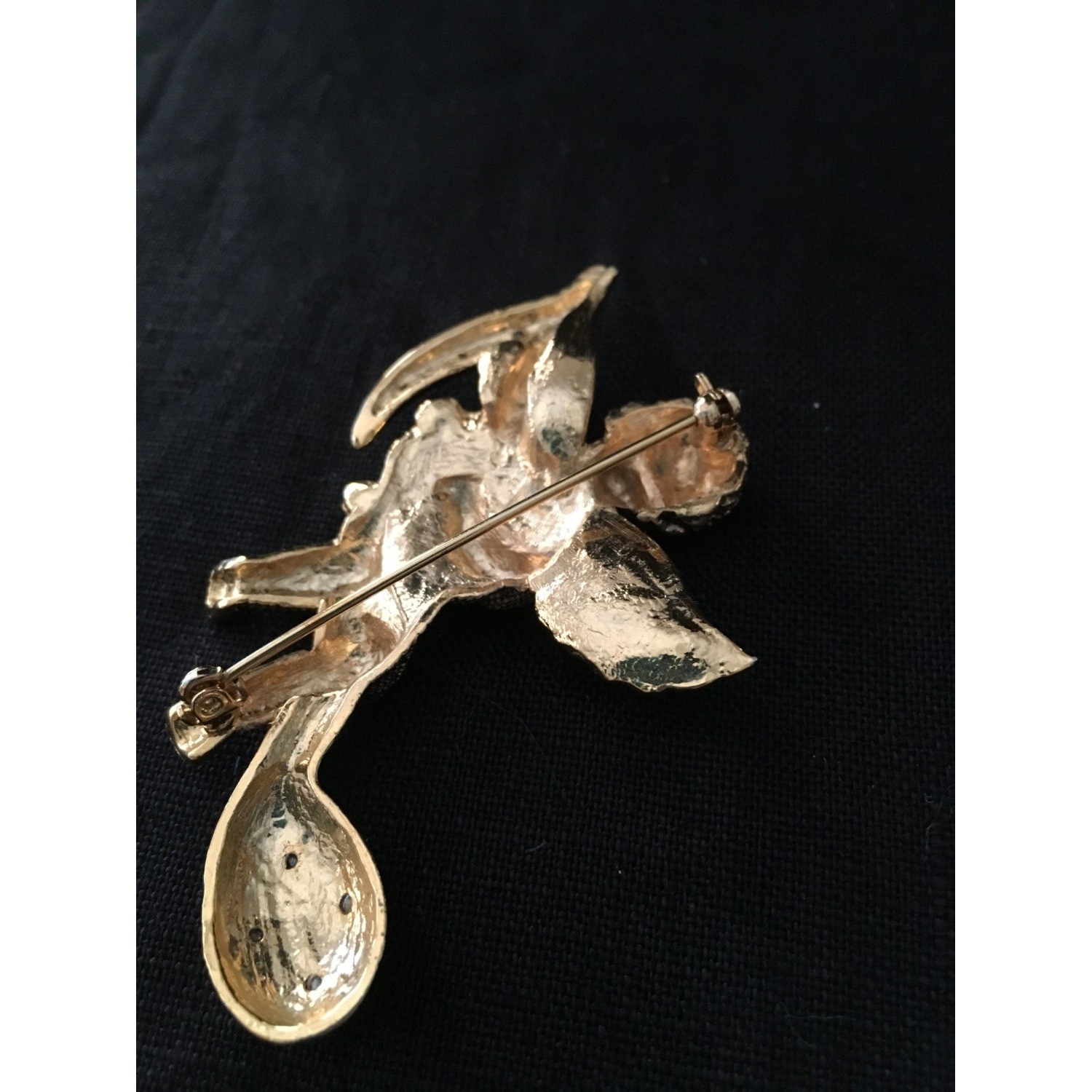 Vintage gold plated angel cherubim brooch