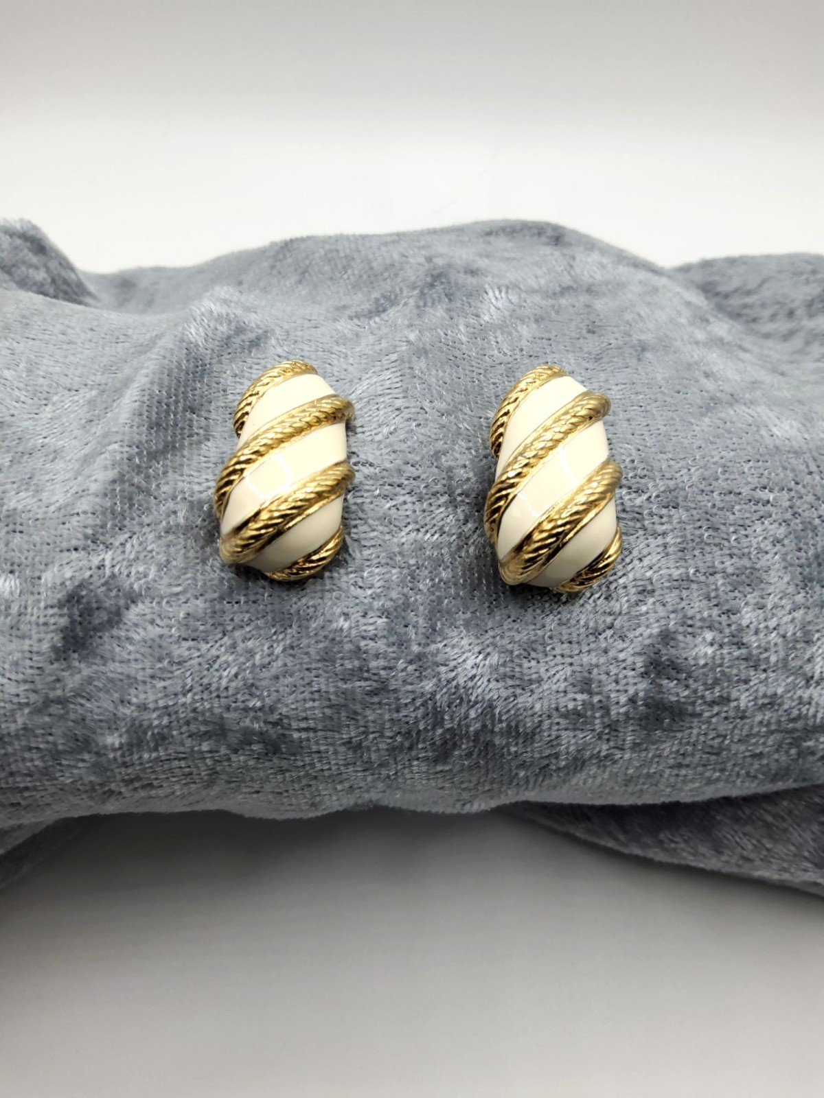 Vintage 80s-90s Signed Robert Manse Gold-tone White Enamel Twisted Rope Earrings