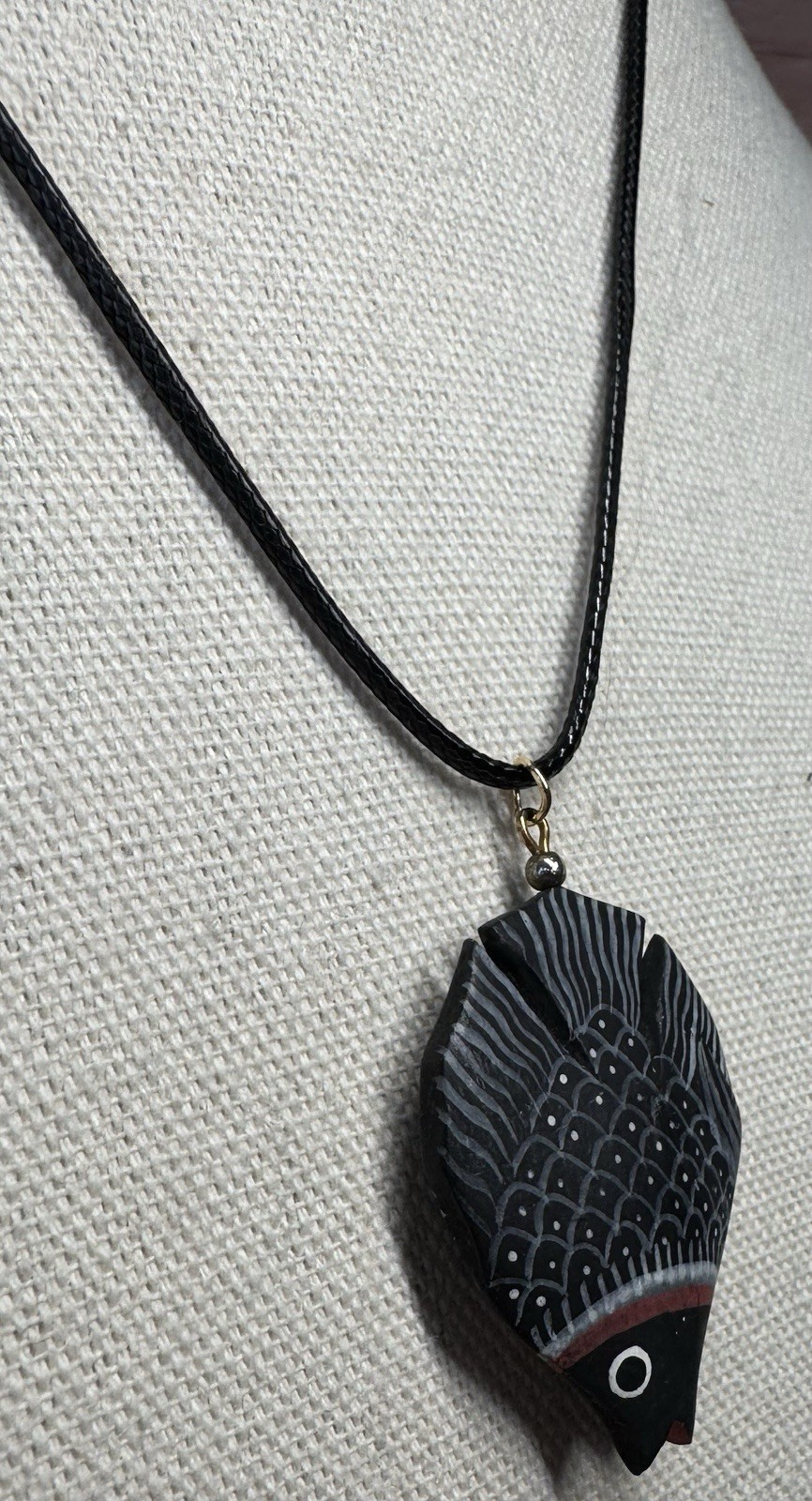 Beautiful Vintage Carved Wood Hand Painted Black Fish Pendant On Cord Necklace