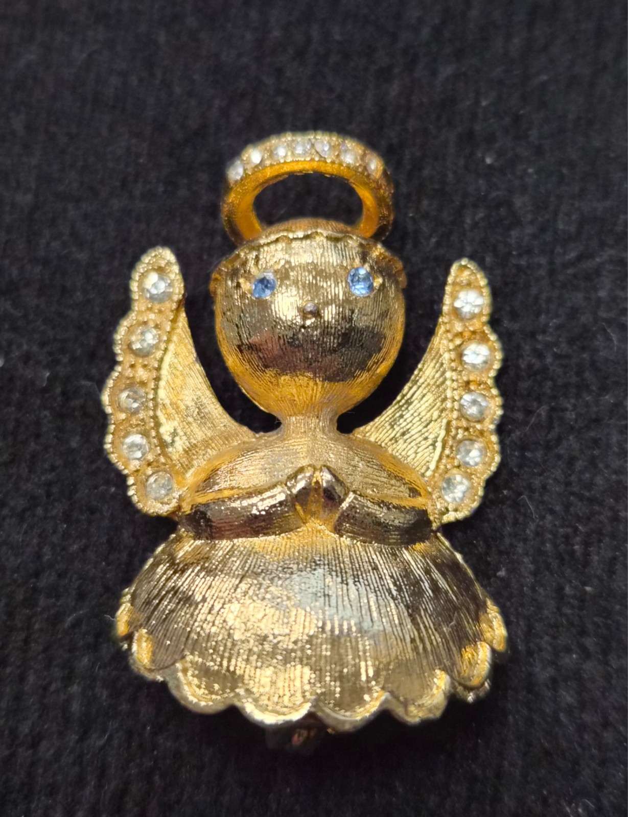 Vintage 70’s Signed Ultra Craft Gold Tone Angel Christmas Lapel Pin / Brooch