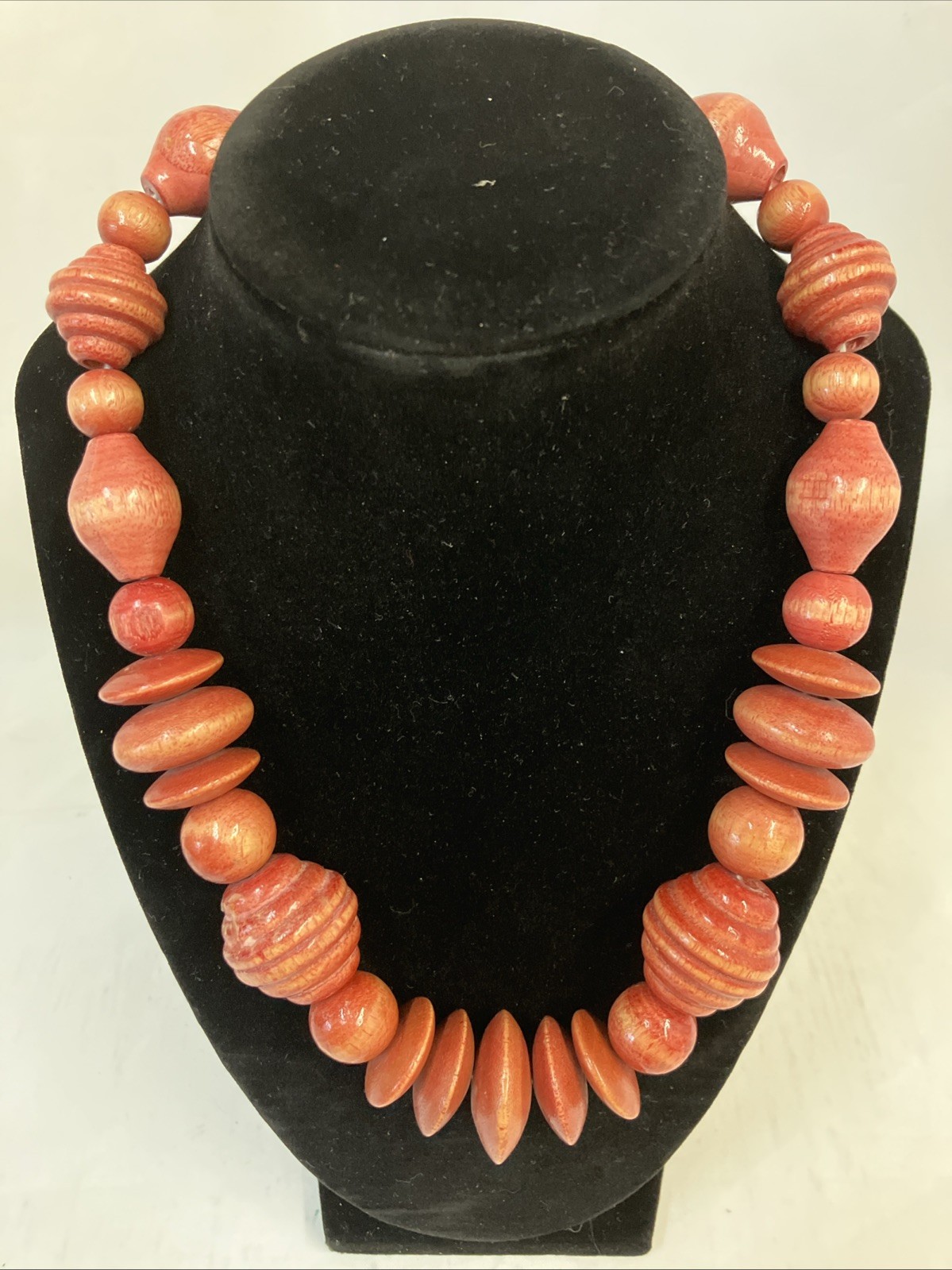 Vintage Large Wood Beaded Necklace 18”multi Shaped Beads Very Good Preowned