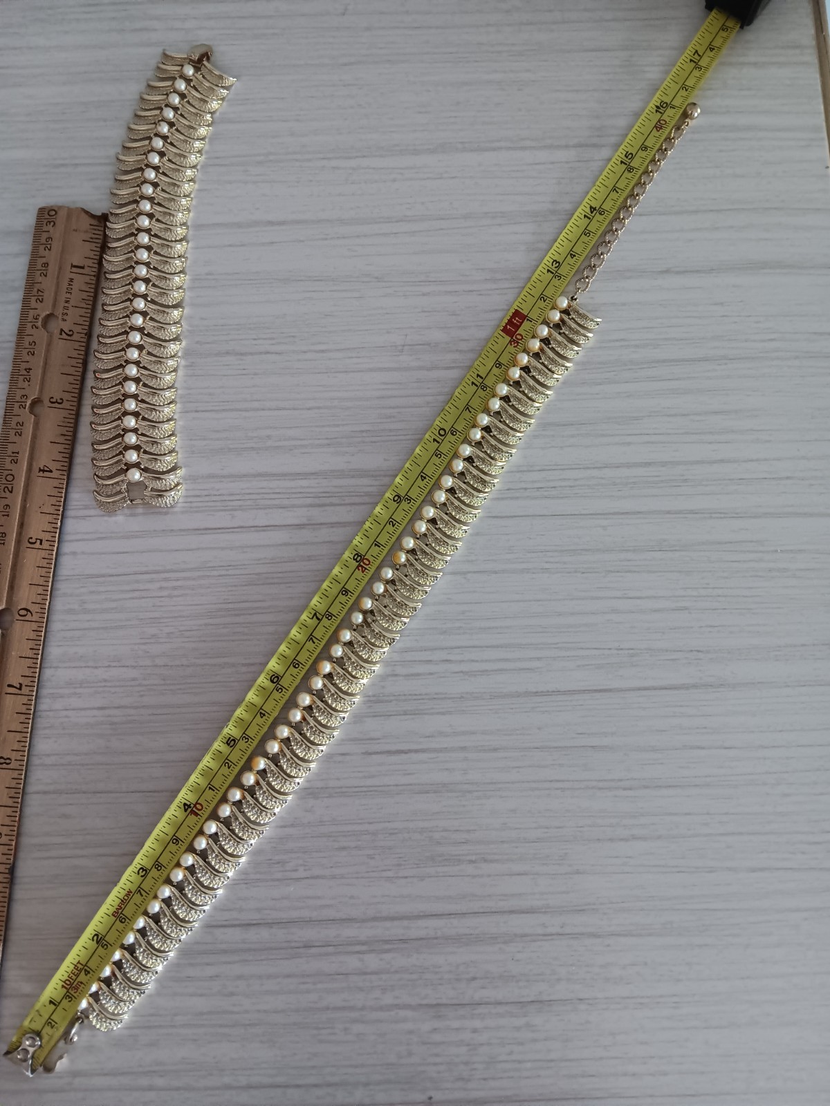 Vintage Kramer Gold-Tone Leaf Design Faux Pearl Necklace 16″ & Bracelet 7″ Set