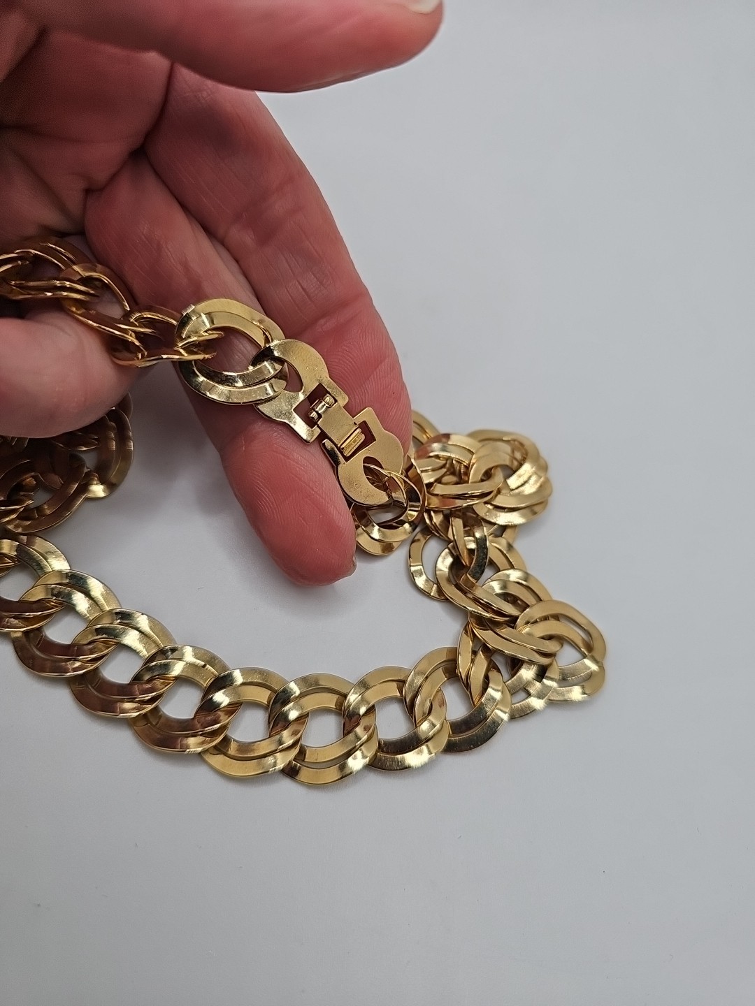 Vintage 90s Goldtone Classic Interlocking Chain Choker Necklace Unsigned 17″