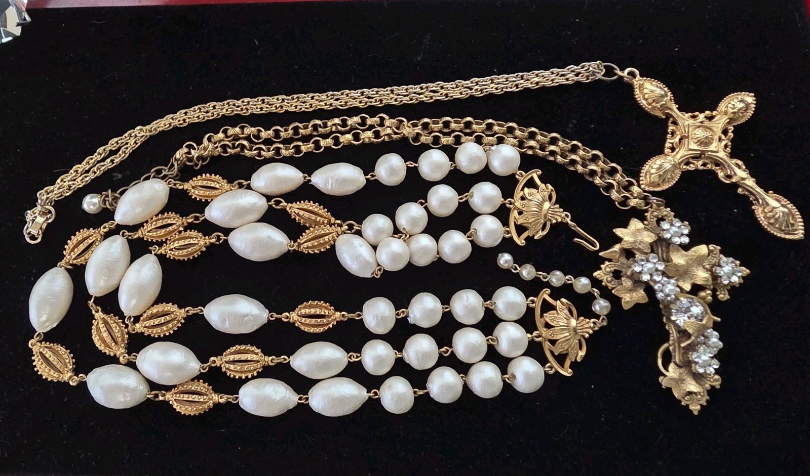 VTG SIGNED ART. DEMARIO. FLORENZA. 3 PIECES NECKLACE/PENDANTS, RARE COLLECT