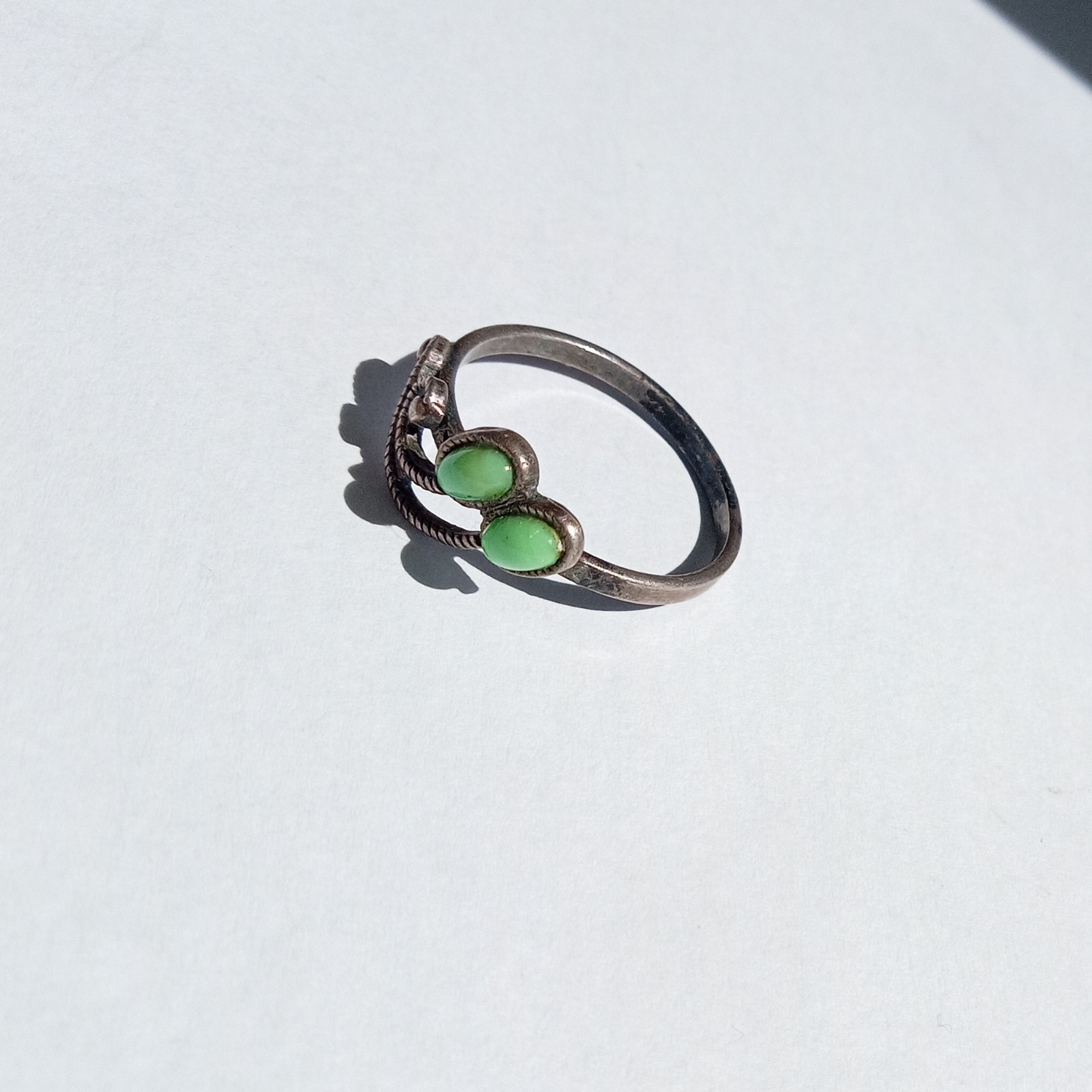 Vintage Ring Green stones Cupronickel Beautiful Women’s Jewelry size 8