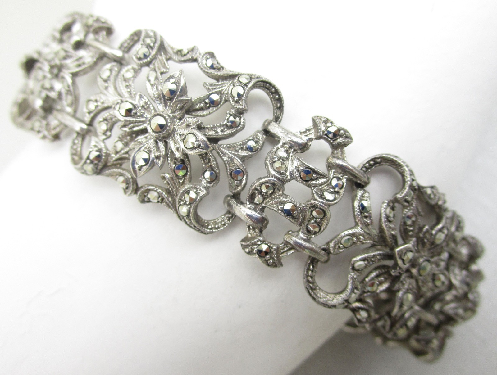 ELEGANT VINTAGE 835 SILVER MARCASITE FLOWER LINK PIERCE CUT BRACELET – GERMANY
