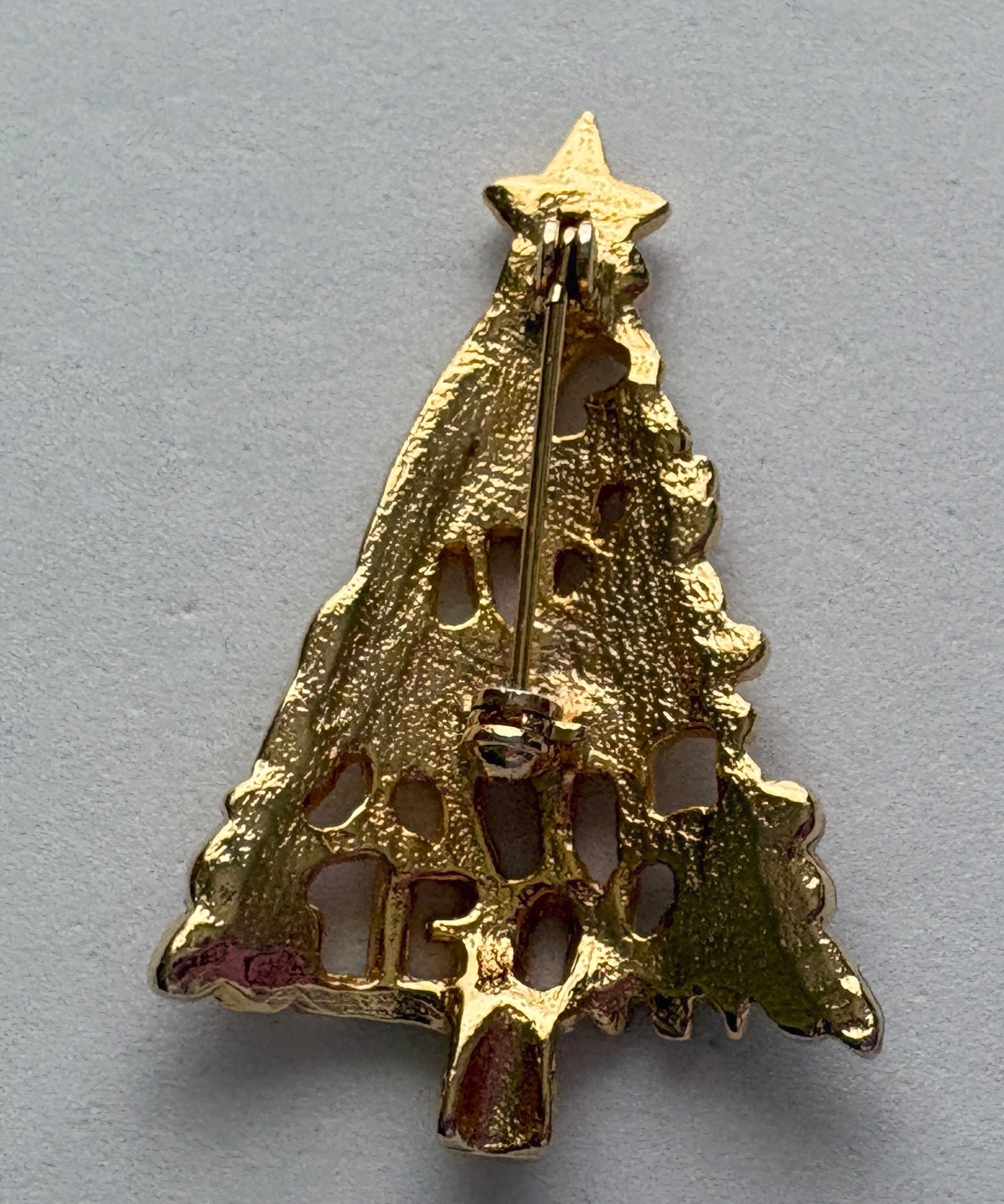 VINTAGE CHRISTMAS TREE PIN BROOCH ENAMEL GOLD JAMES AVERY STYLE NOEL LION HTF 56