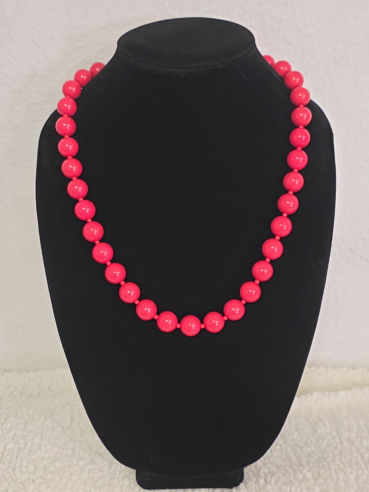 Vintage Joan’s Collectables Signed Necklace Round Red Acrylic Resin Beads Retro