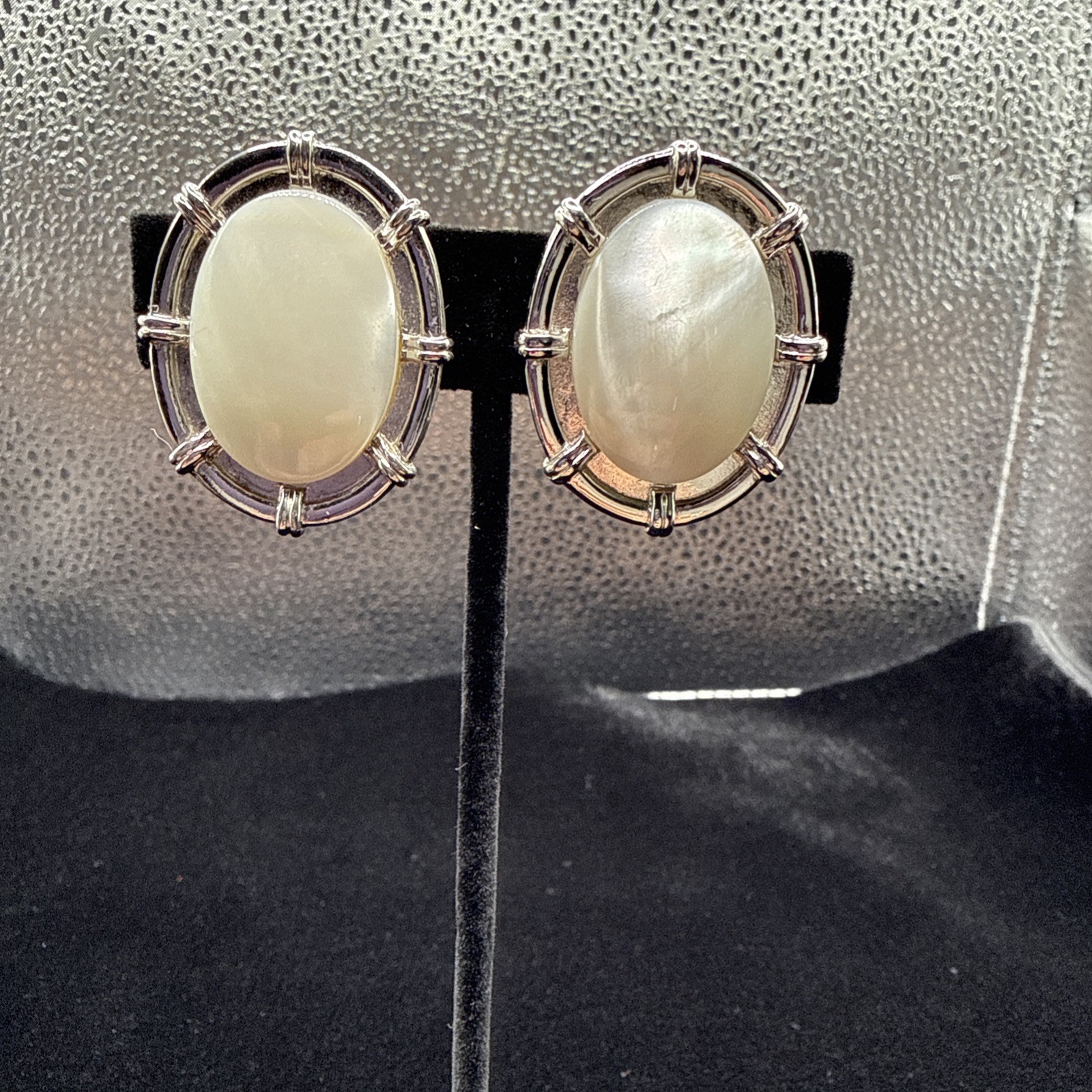 Vintage Faux Pearl Cabochon Clip On Earrings Silver Tone. (lot 1)