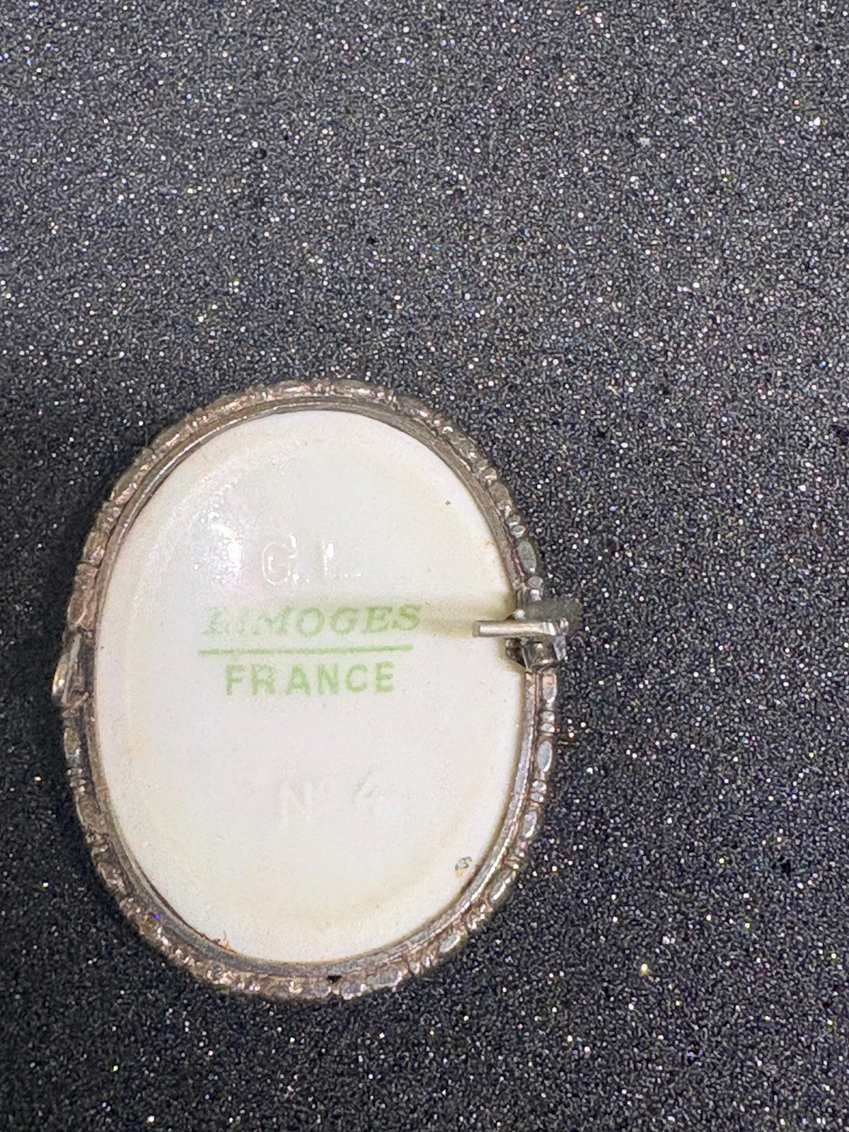 VINTAGE LIMOGUE FRANCE HAND PAINTED CAMEO ON PORCELAIN SILVER TONED BROOCH