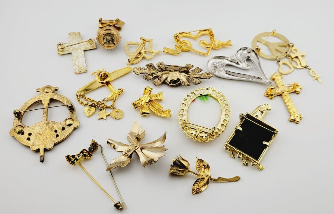 Brooch Lot Gold Tone 17 Pieces