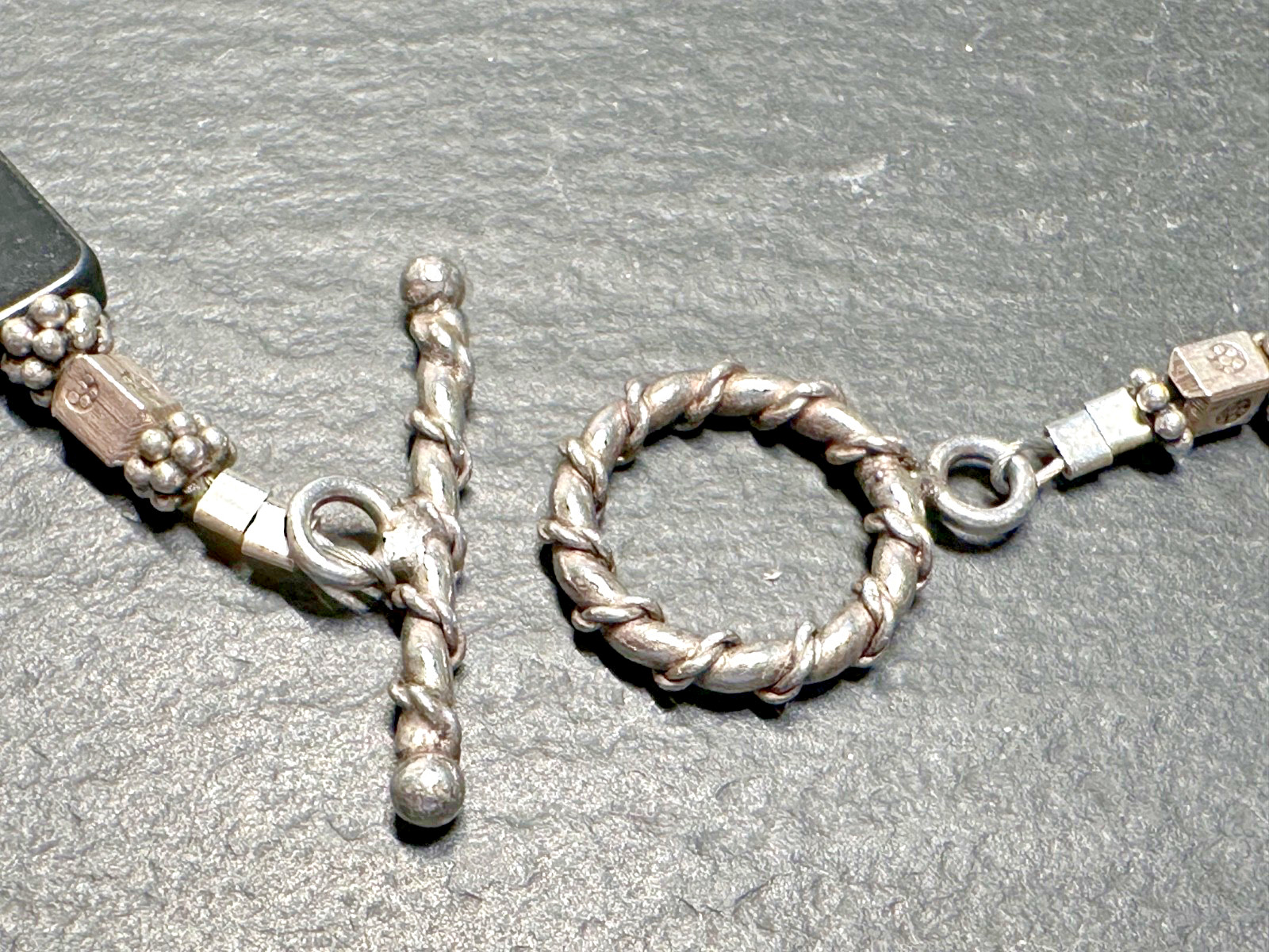 VINTAGE ASSORTED STONE SILVER TONE SET: 16″ NECKLACE & 7.75″ BRACELET I36