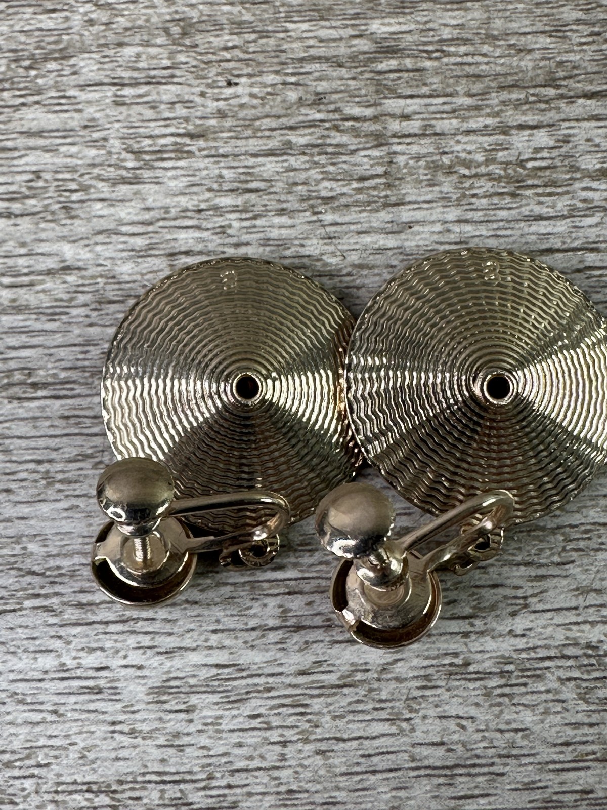 Vintage Gold Tone Screw Back Dangle Drop Earrings Textured Disk Costume Jewelry