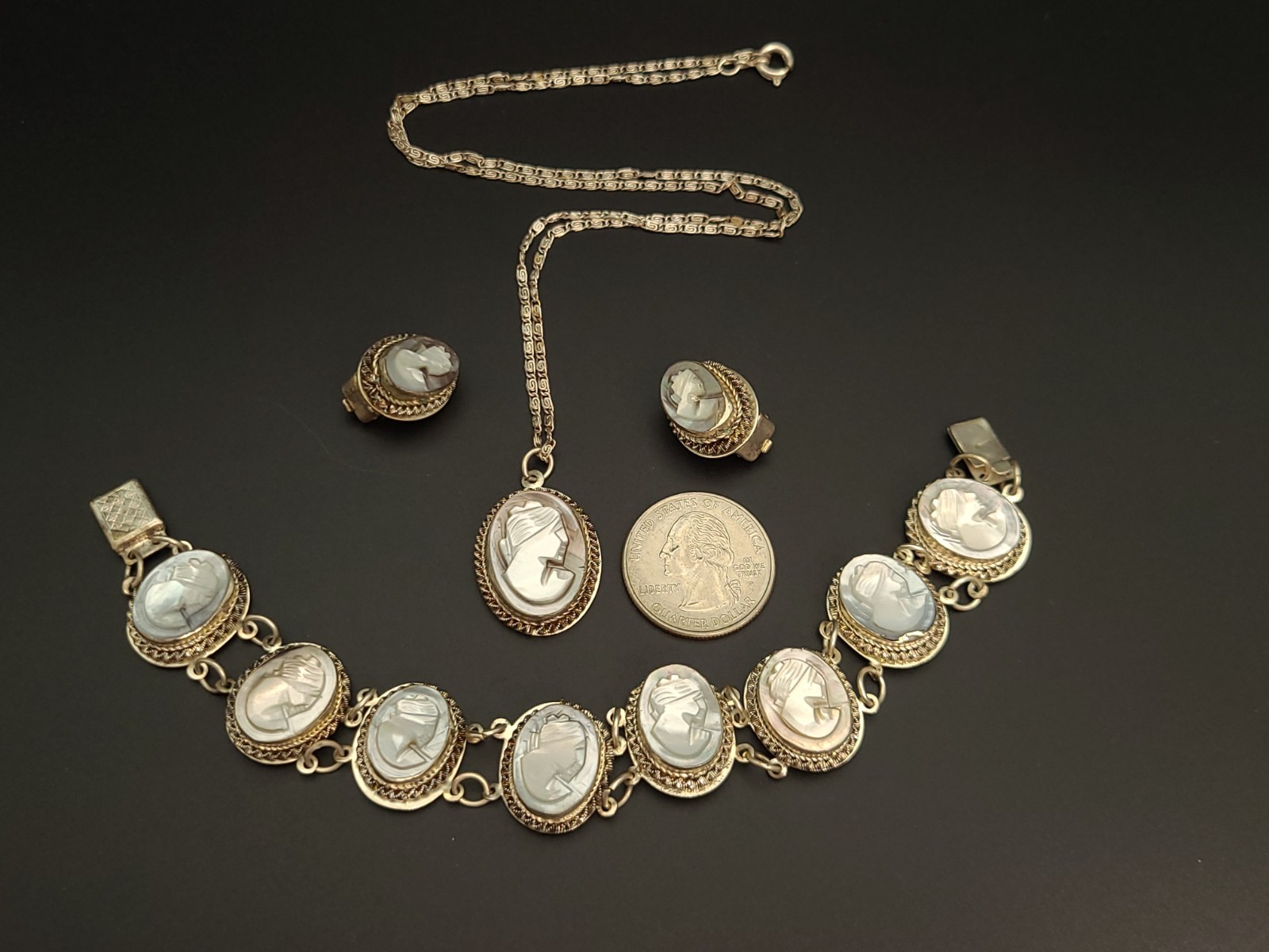 Vintage Carved Shell Cameo Parure Set Necklace Bracelet Earrings