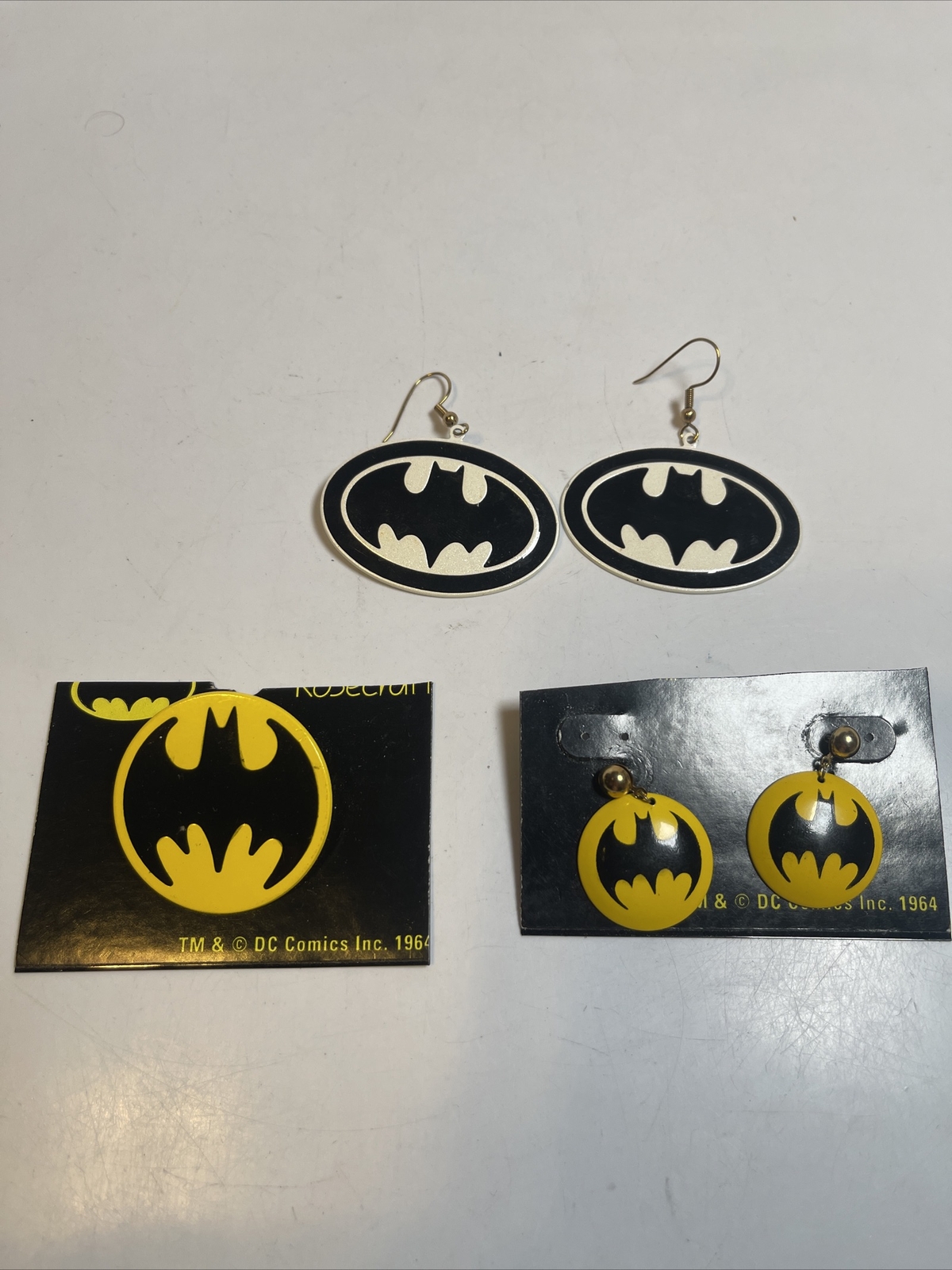 vintage batman jewelry lot 2 pair earings 1 button pin 1964 DC Comics Metal Rare