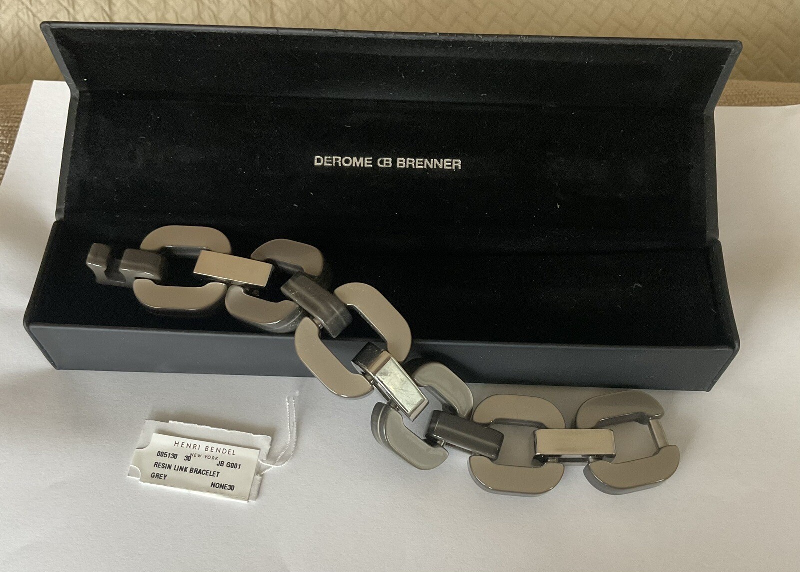 DEROME BRENNER France Chunky Modern Style Acetate Link Bracelet Pearl Gray 8”