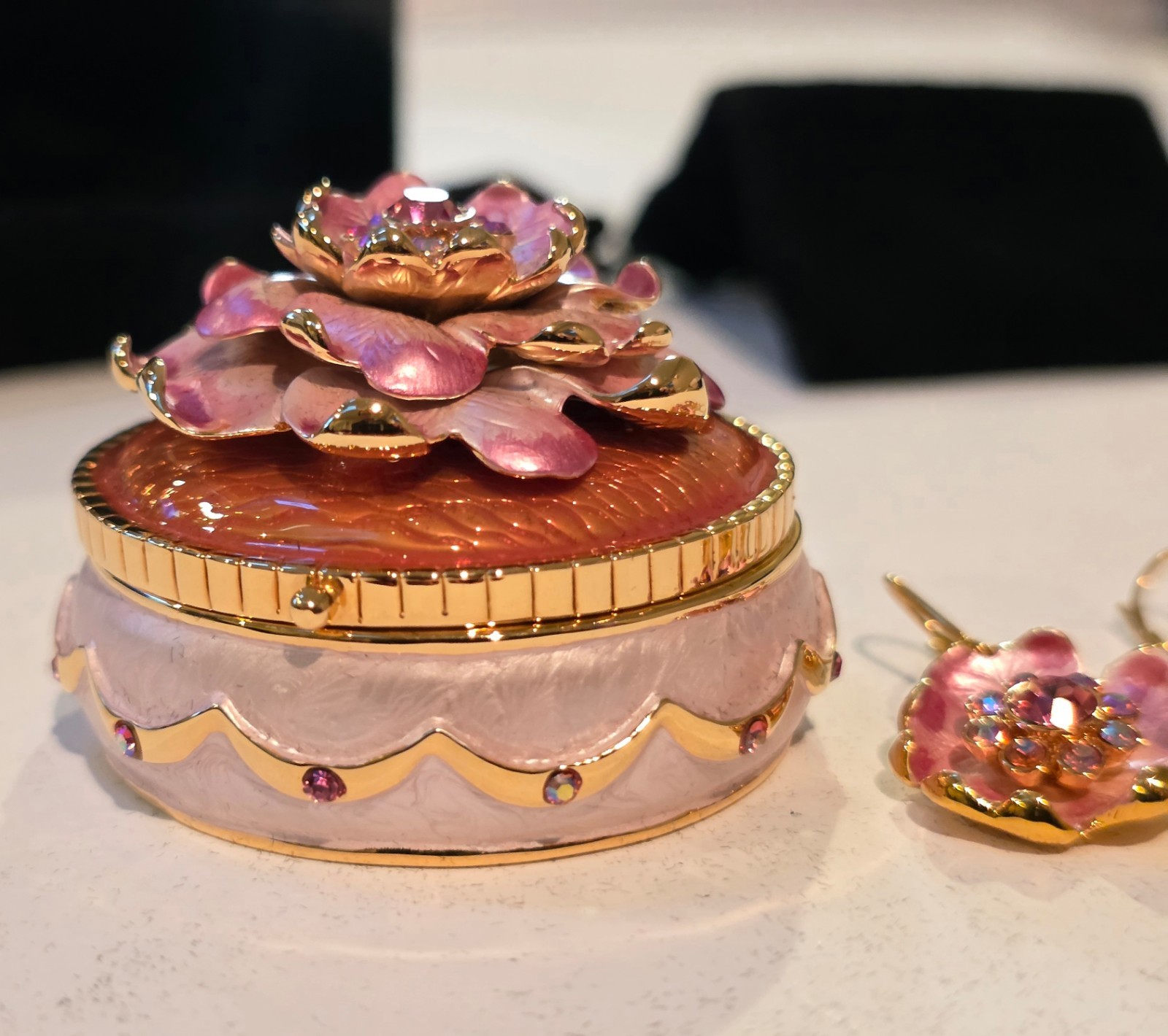 joan rivers jeweled secrets keepsake box Floral Fantasy brooch earrings pin