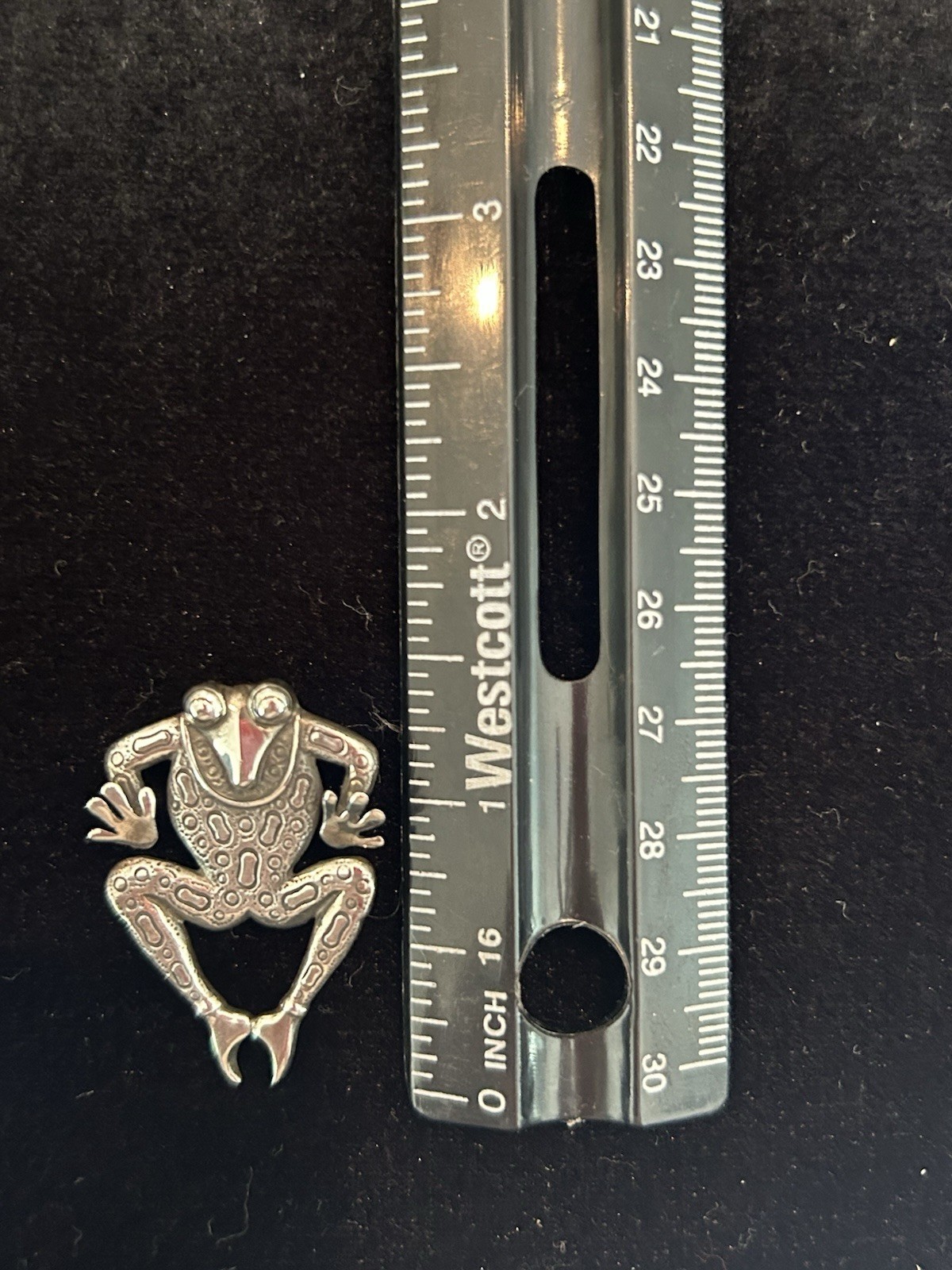 Sterling Silver Tree Frog Pendant 7.6 Grams 1.5 Inches Tall Vintage Jewelry