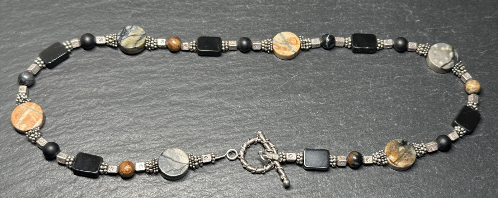VINTAGE ASSORTED STONE SILVER TONE SET: 16″ NECKLACE & 7.75″ BRACELET I36