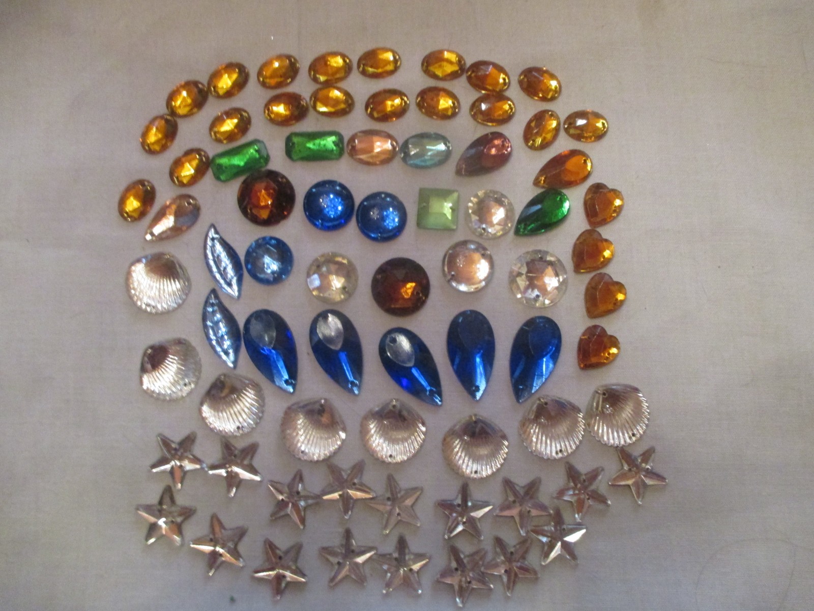 VINTAGE SEW ON LOT CRYSTAL SHELLS CRYSTAL STARS & ASSORTED SEW ONS