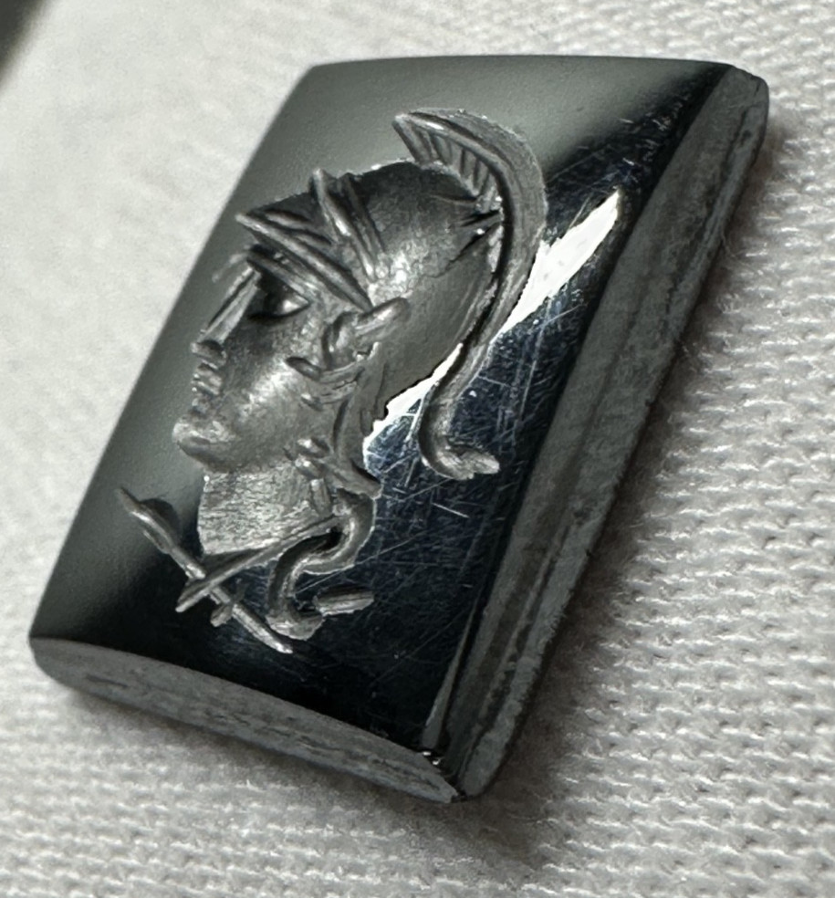 VINTAGE INTAGLIO WARRIOR ON METALLIC BLACK (HEMATITE?) LOOSE RECTANGLE N338