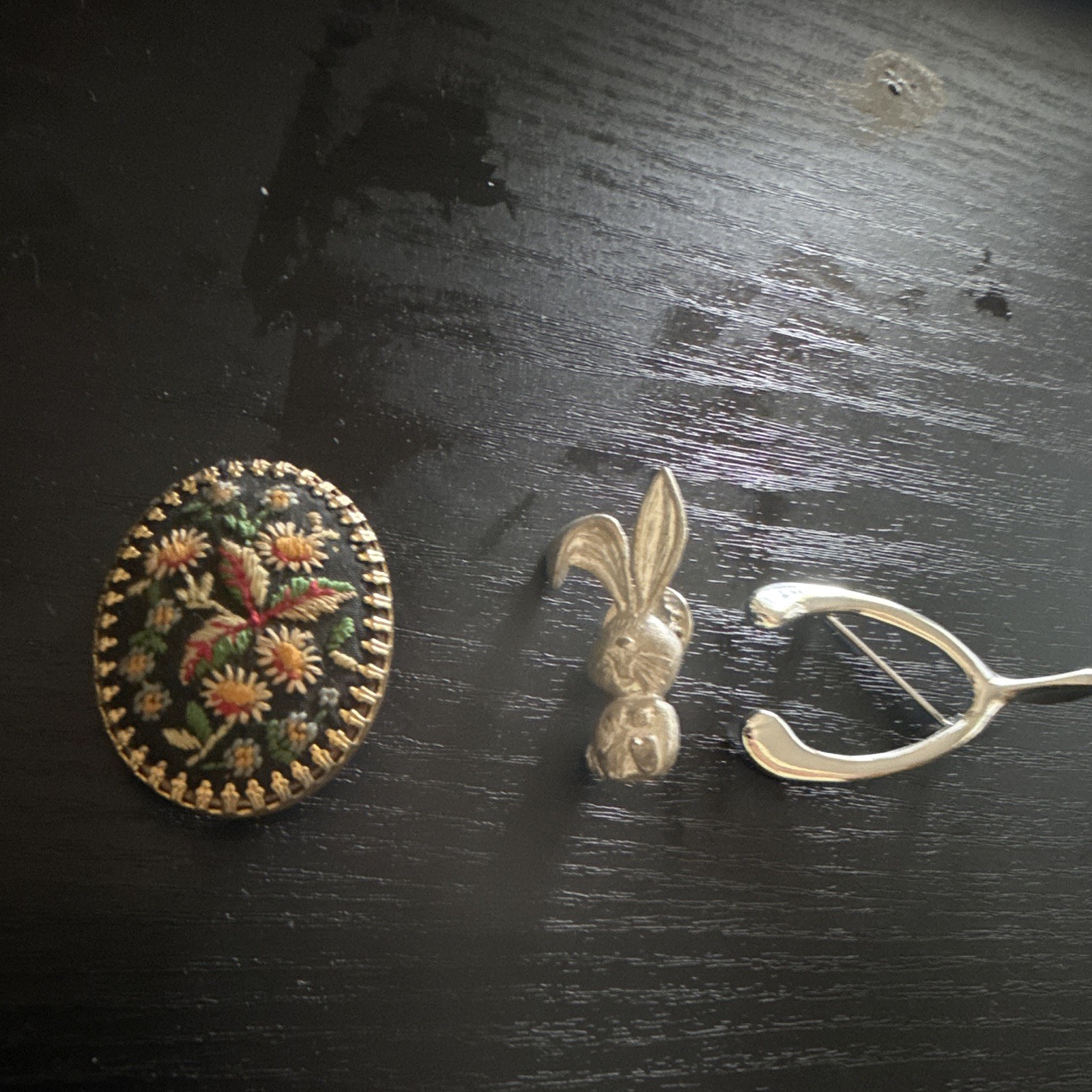 Mixed Lot 3 Pins/Brooches Floral Oval Bunny Rabbit Wishbone Mixed Metals
