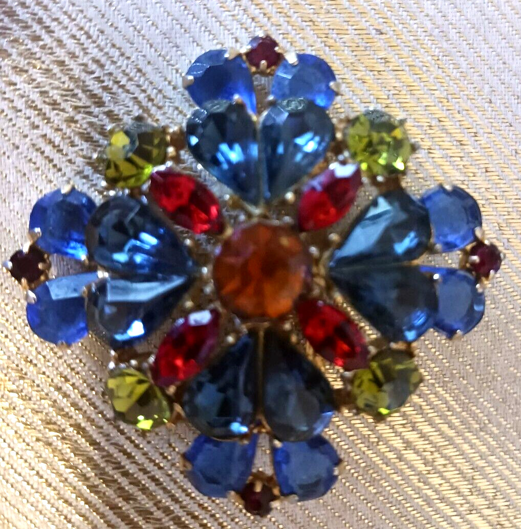 2 1/4 X 2 1/4″ VINTAGE EDLEE MALTESE MULTI COLOR RHINESTONES CROSS SHAPED BROOCH