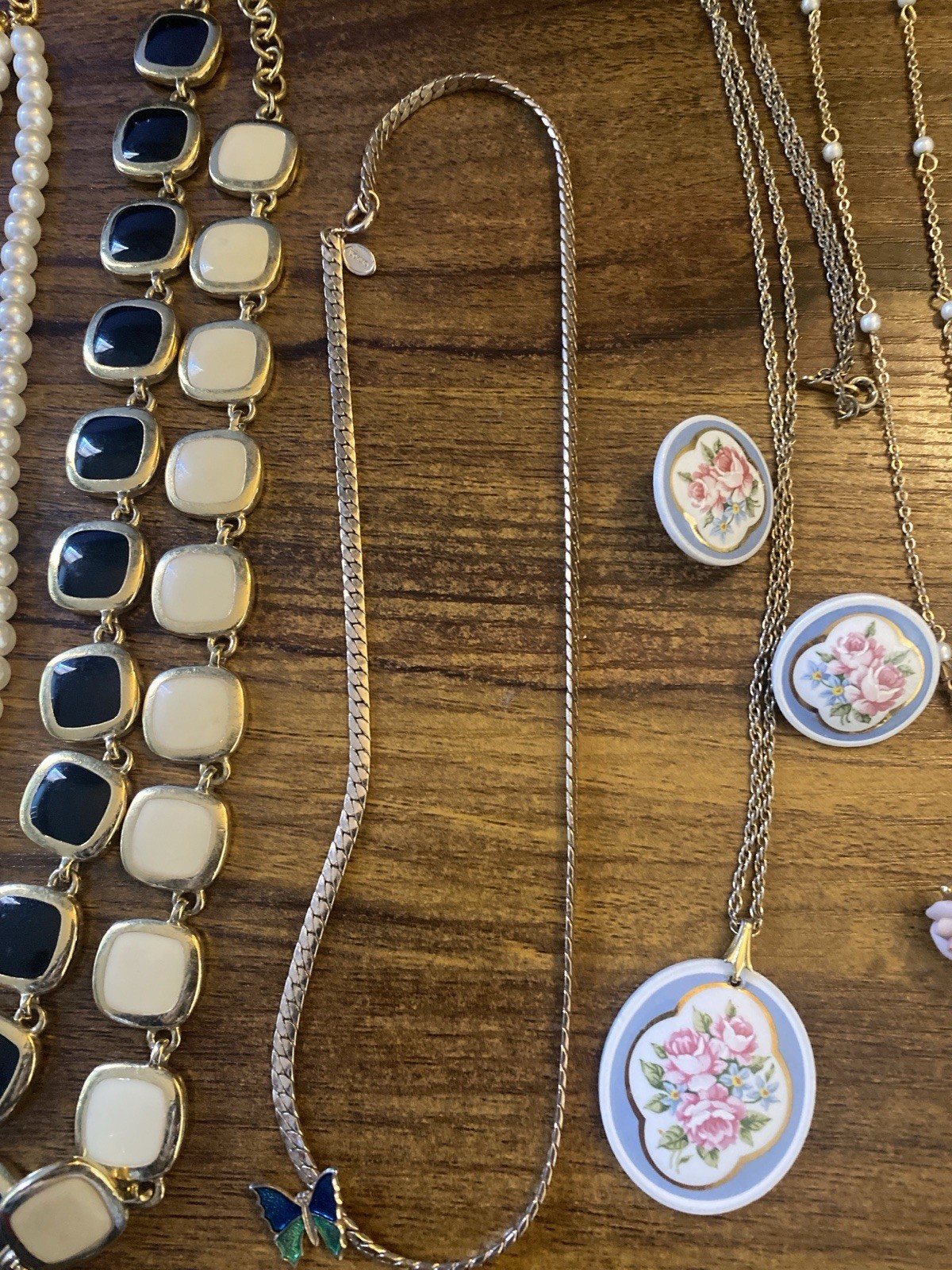 Avon 13 Pieces And 1928 3 Pieces 1 Unknown 17 Pieces Total