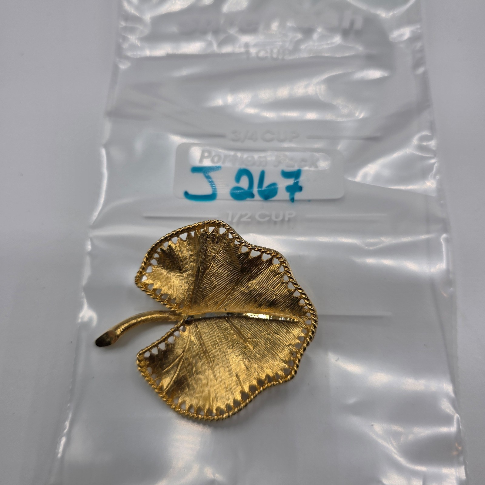 Vintage BSK Unisex Adult Gold Tone Leaf Brooch Pin Signed 2.2″X1.8″ Elegant