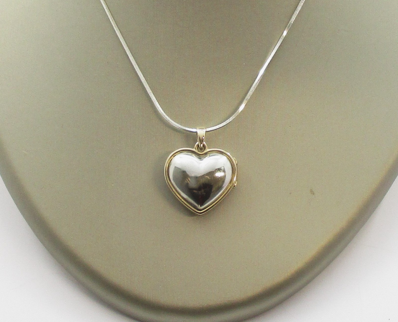 James Avery Sterling Silver 15 Karat Yellow Gold Heart Pendant Locket 20″ Chain